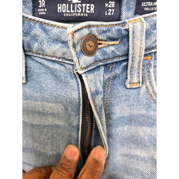 Hollister Ultra High-Rise Mom Jeans Light Wash Size 26W 27L Denim Women's - Picture 5 of 8